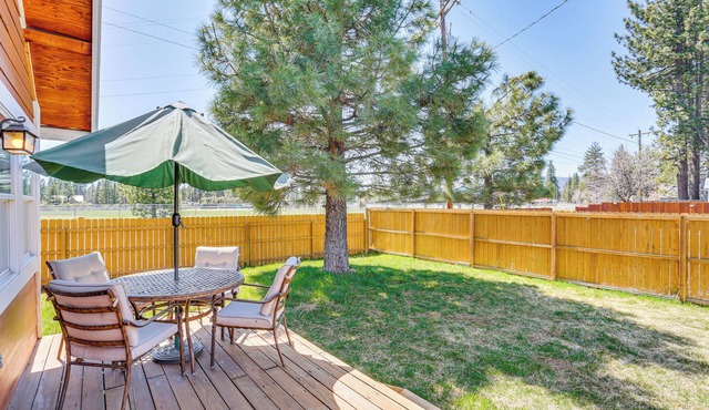 < 1 Mi to Lake Almanor: Home w/Furnished Decks!