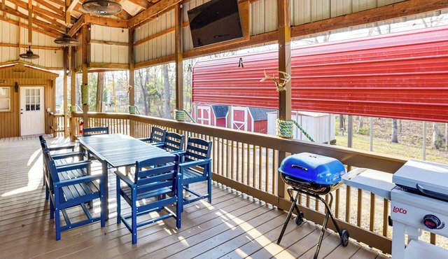 1 Mi to Lake! Angler's Retreat in Gilbertsville