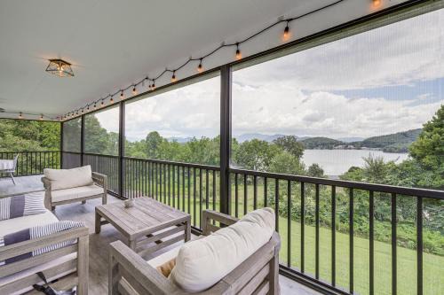 < 1 Mi to Lake Chatuge: Home w/Mtn & Water Views!