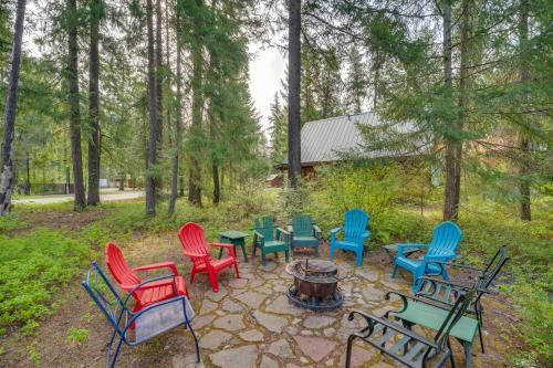 1 Mi to Lake Easton Cozy Cascades Cabin!