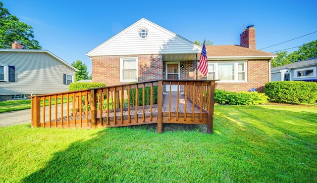 < 1 Mi to Lake Erie: Ashtabula Hideaway!