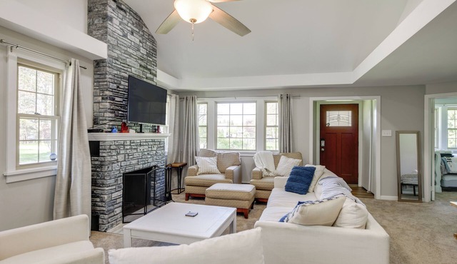 1 Mi to Lake Erie: Family-Friendly Angola Home!