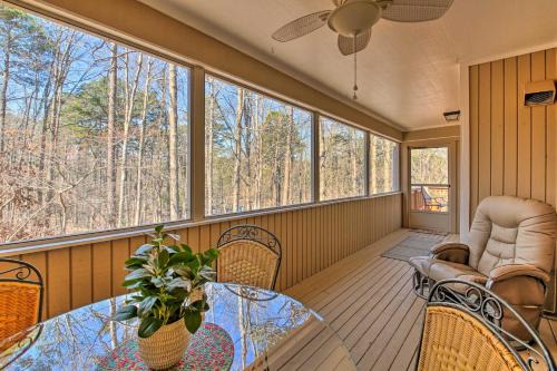 < 1 Mi to Lake: Hot Springs Village Escape w/Deck