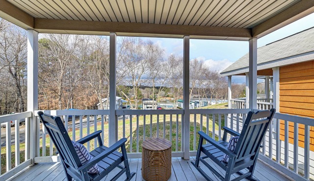 < 1 Mi to Lake Norman Marina: Home w/Pool Access