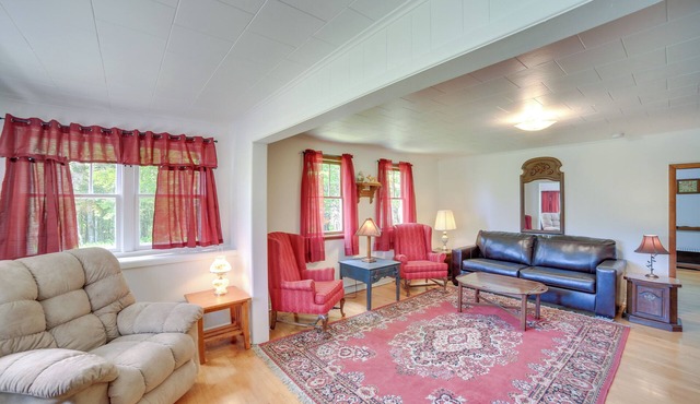 1 Mi to Lake Superior: Cottage w/Sauna & Rec Room