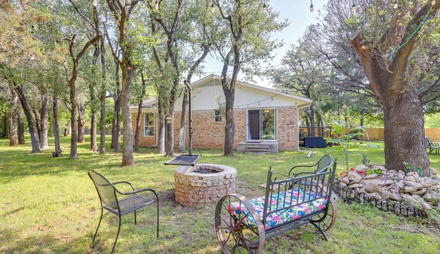 1 Mi to Lake Whitney: Morgan Home w/Deck!