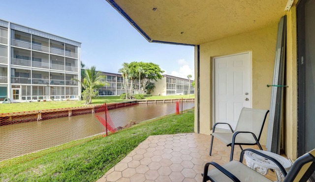 1 Mi to Lantana Beach: Canal-View Condo w/Pool