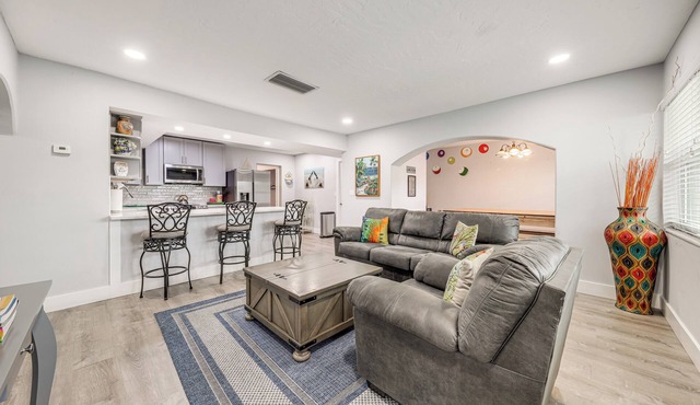 1 Mi to Lantana Municipal Beach: Oasis w/Pool!