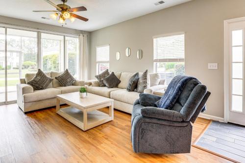 < 1 Mi to Legends Golf Resort: Condo w/Pool!
