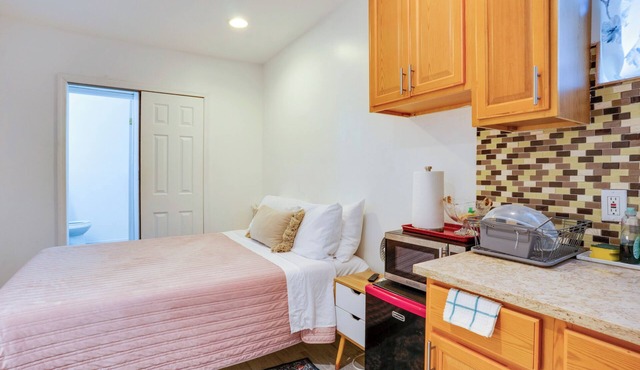 1 Mi to Linden Ave! Cozy Studio Stay in Elmont