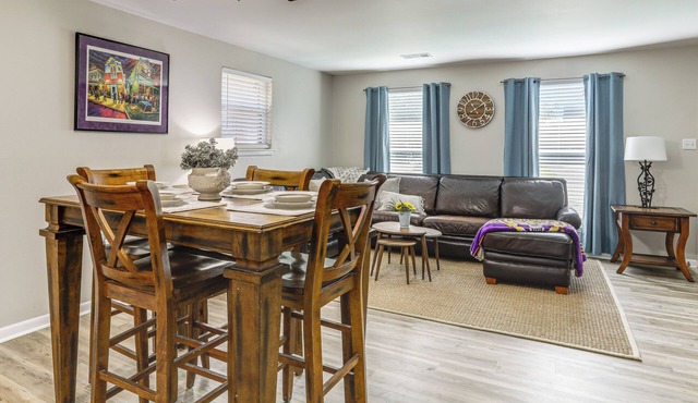1 Mi to LSU, Tiger Stadium! Lovely Home w/Parking