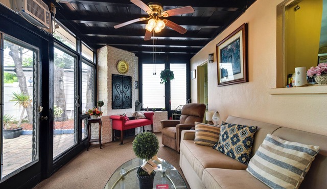 1 Mi to Madeira Beach: Getaway w/Patio & Grill