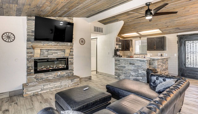 1 Mi to Main St Eats! Single-Level Red Bluff Home