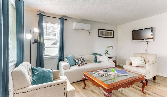 1 Mi to Main St Joplin: Cozy Home w/Shared Yard!