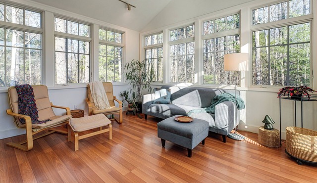 1 Mi to Maine Street! Mcm-style Home in Brunswick