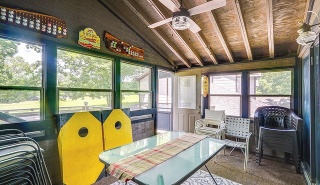 1 Mi to Margaritaville Resort: Cottage w/Fire Pit