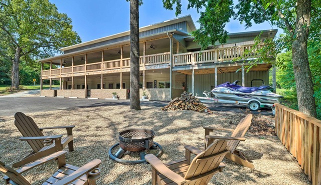 < 1 Mi to Marina: Beautiful Bull Shoals Retreat