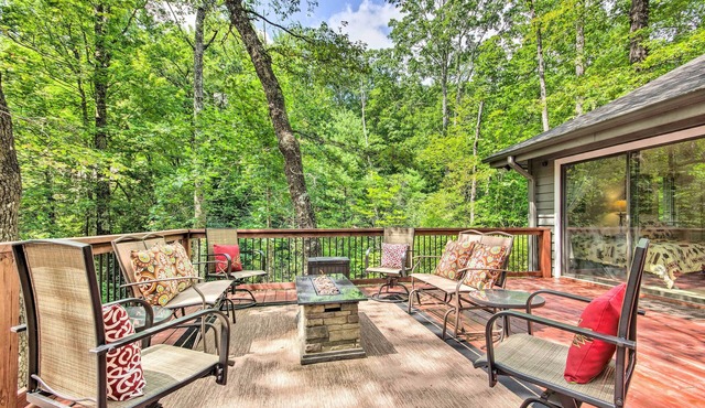 1 Mi to Marina: Lake Toxaway Cabin w/Fire Pit