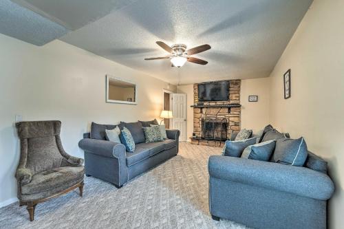 1 Mi to MCAS New River Peaceful Home with Patio