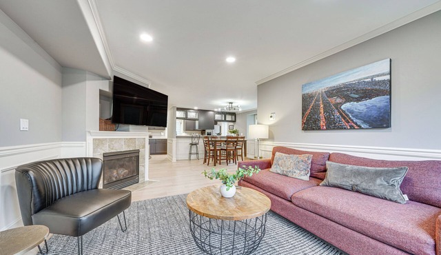 1 Mi to Medical District: Seattle Townhome w/Deck