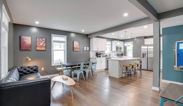 1 Mi to Metro Stop: WFH-Friendly Hub in Cheverly