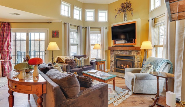 < 1 Mi to Mountain Creek Resort: Condo w/Balcony
