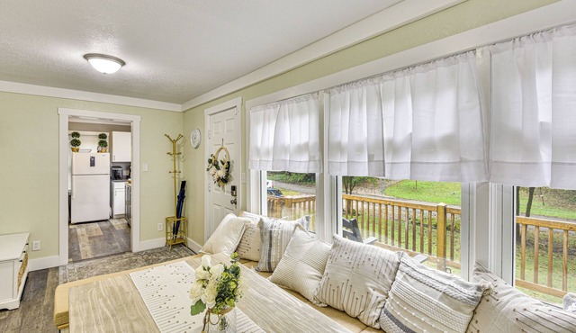 < 1 Mi to Notre Dame: Family-friendly Home!
