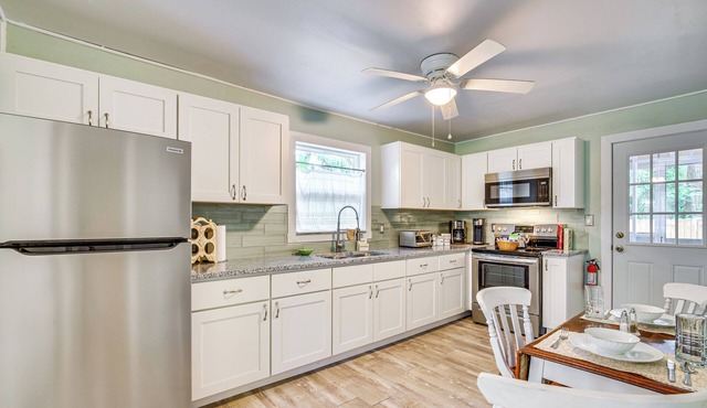 1 Mi to Ocala Dtwn Square: Home w/Yard!