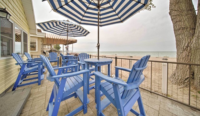 1 Mi to Presque Isle: Waterfront Lake Erie Cottage