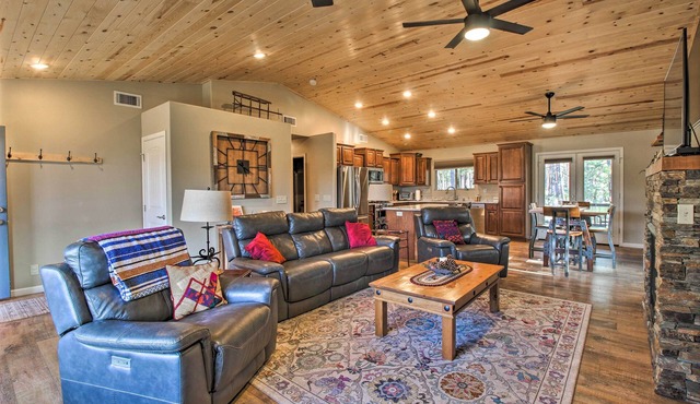 1 Mi to Rainbow Lake: Newly Built & Woodsy Retreat