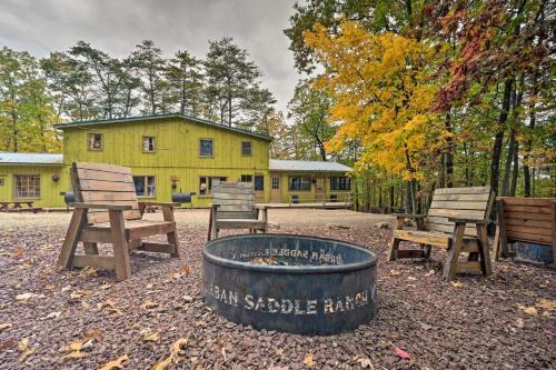1 Mi to Raystown Lake: ‘Bill Pickett’ Ranch Apt