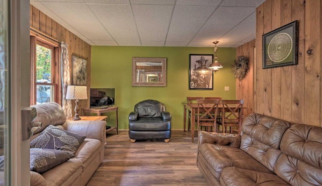 1 Mi to Raystown Lake Clint Eastwood Cabin