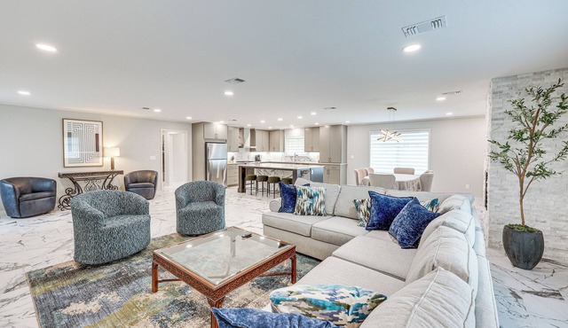 < 1 Mi to SAU: Newly Renovated Home w/Yard!