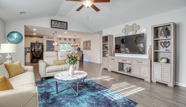1 Mi to Shopping District: Chic Springfield Home