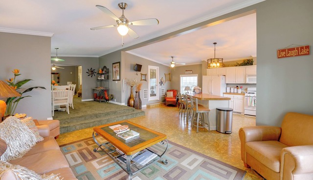 1 Mi to Silver Lake Sand Dunes: Deck, Grill & Yard