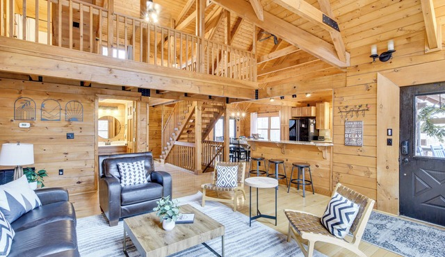 1 Mi to Slopes! Family-Friendly Massanutten Cabin