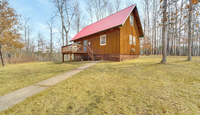 1 Mi to South Twin Lake: Cabin w/Deck in Trego!