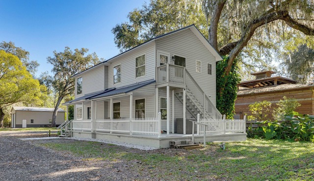 < 1 Mi to St Johns River: Serene Family Home!