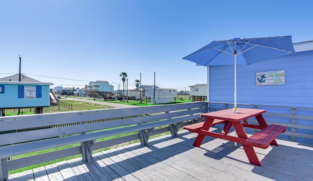 1 Mi to Surfside Beach: BBQ-Ready Home in Freeport