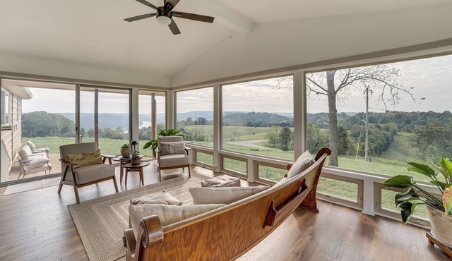 1 Mi to Table Rock Lake: Home w/Furnished Patio!