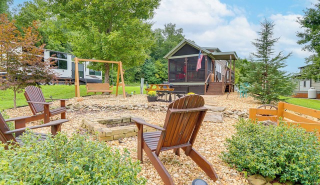 1 Mi to Tank Town USA: Tiny Home w/Pool Access!