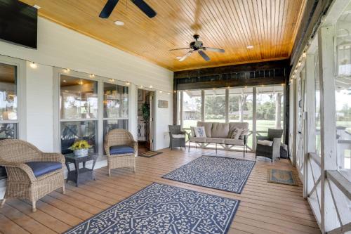 1 Mi to the River! Relaxing Lake-View Oasis
