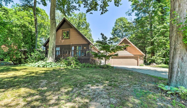 1 Mi to Tunnel Park: Holland Home w/Fire Pit