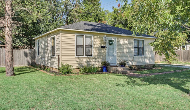 ~ 1 Mi to University of Oklahoma: Norman Cottage