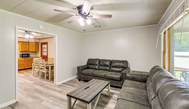 1 Mi to Virginia Creeper Trail: Serene Family Home