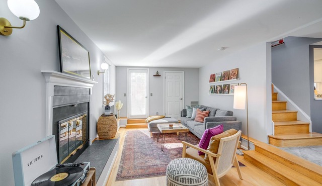 < 1 Mi to Waterfront: Old Town Alexandria Home!