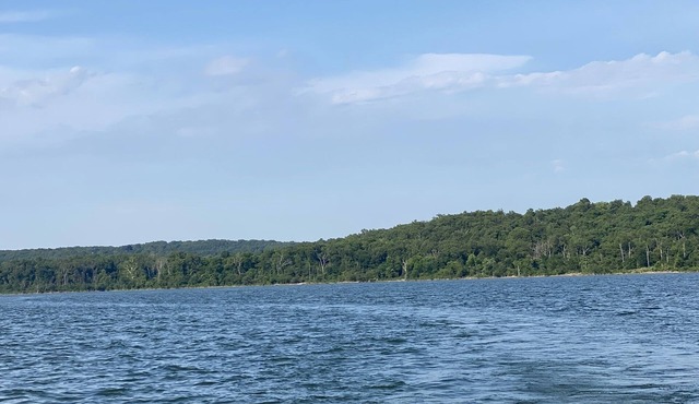 1 mile from Beautiful Lake Norfork 15 minutes from Mountain Home Arkansas