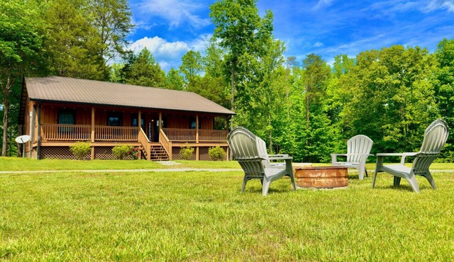1 Mile from Dale Hollow Lake 4 Private Bedrooms Wifi Fire Pit Secluded