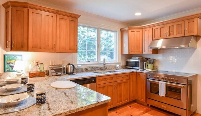 1 Mile from Downtown Chatham Walk to Pier