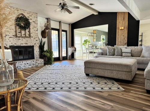 1 mile From Food Shops 10 mi to Kaw Lake